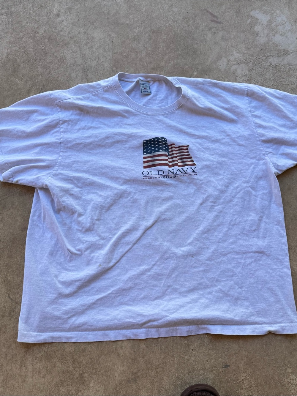 Old Navy White Men's Crewneck T-Shirt with American Flag Graphic